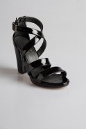 Chaussures De Soirée En Cuir Verni Noir PK6307