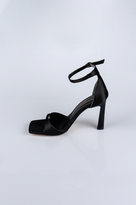 Chaussure de soirée Satin Noir AB700