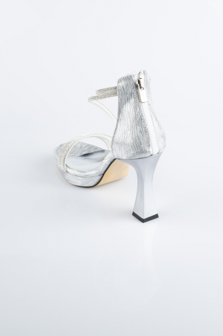 Chaussure Coupe Au Laser Argent MJ5154