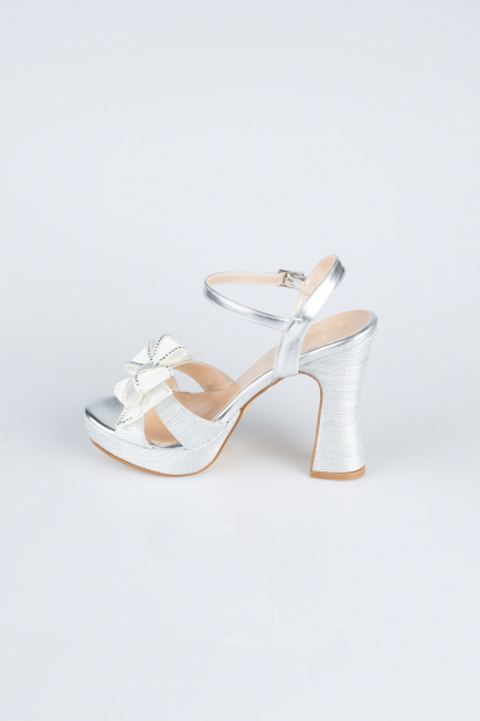 Chaussure Coupe Au Laser Argent MJL2331
