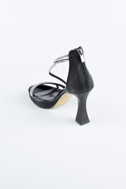 Chaussure Coupe Au Laser Noir MJ5154