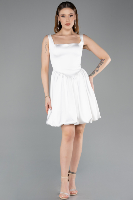Tenue de Soirée Courte Satin Blanc ABK2529